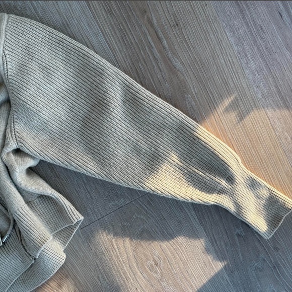 Zara - Picture 3 of 6